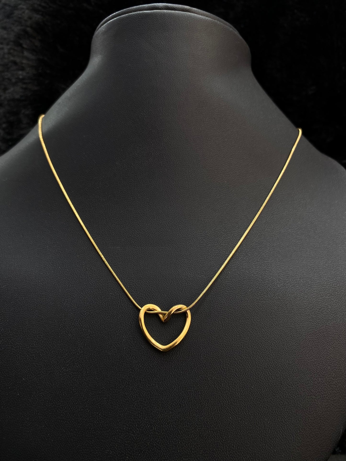 Anti Tarnish Twisted Love Necklace