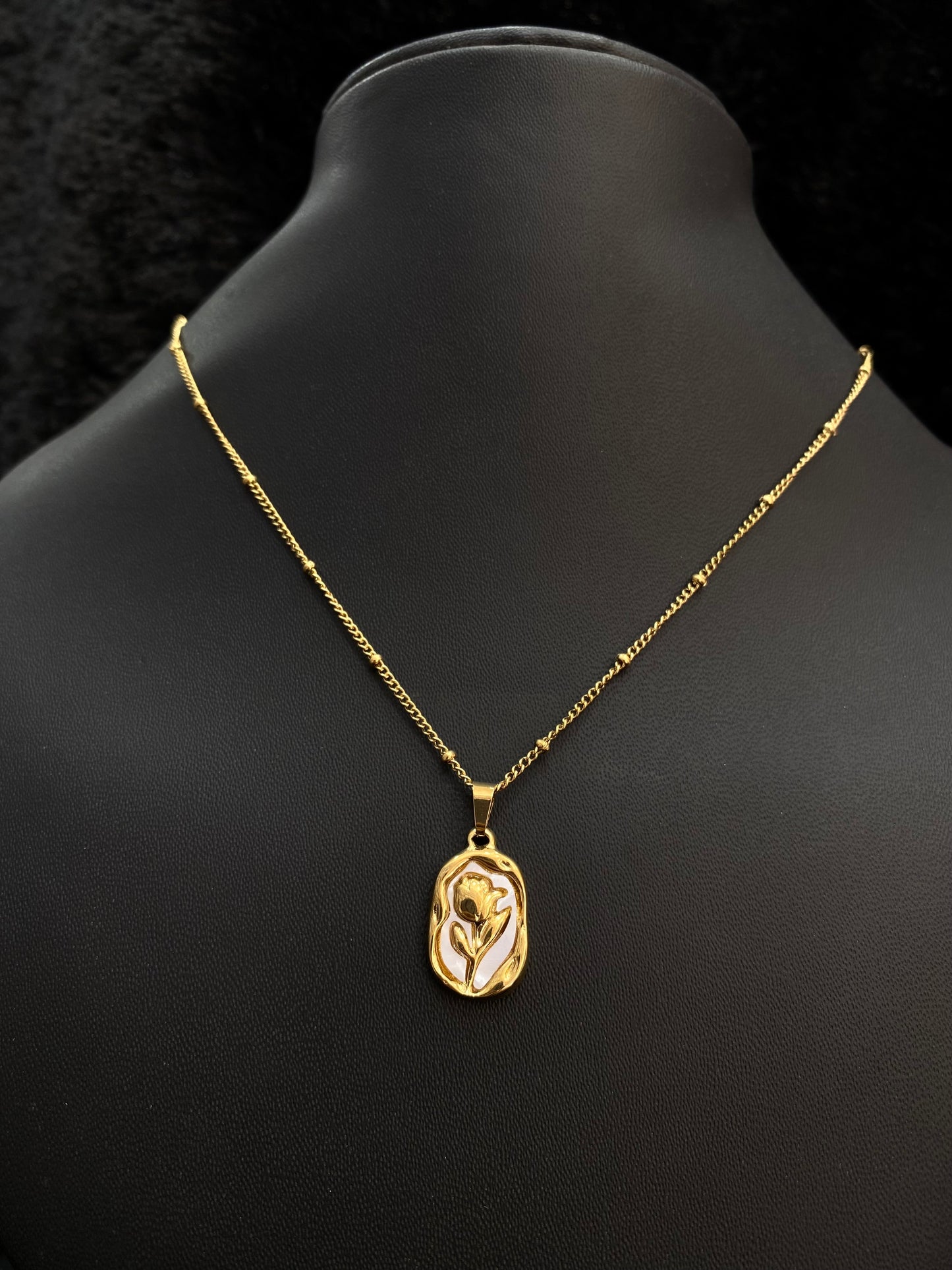 Anti Tarnish Oval Rose Necklace