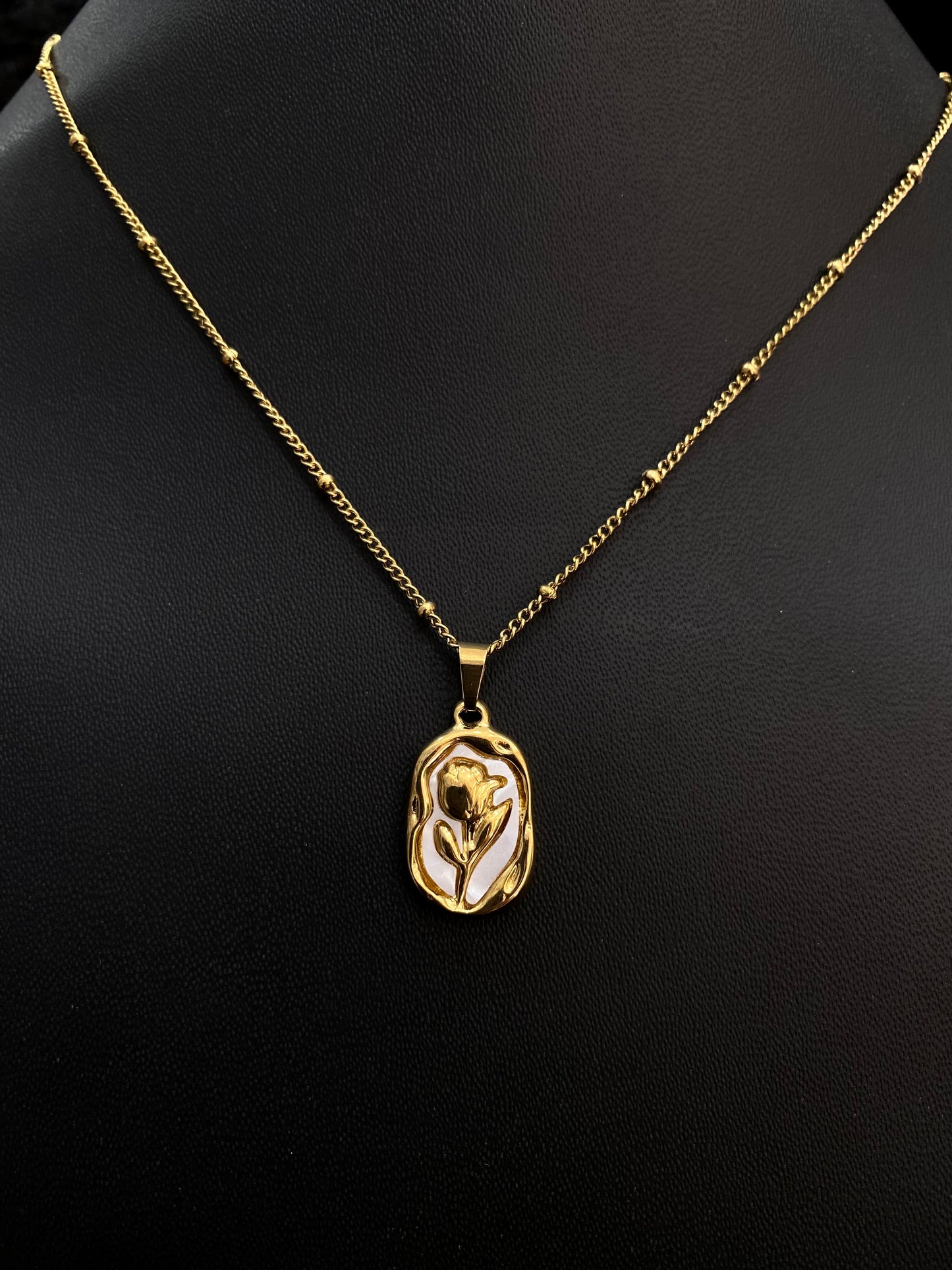 Anti Tarnish Oval Rose Necklace