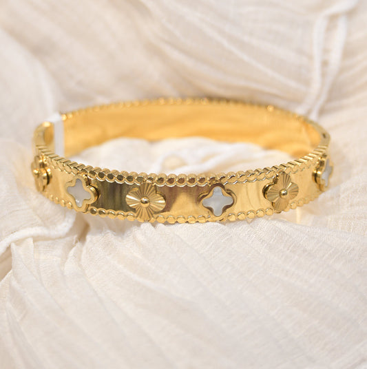 Clover Anti Tarnish Kada