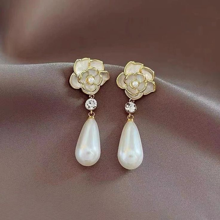 Drop Pearl Flower Earrings