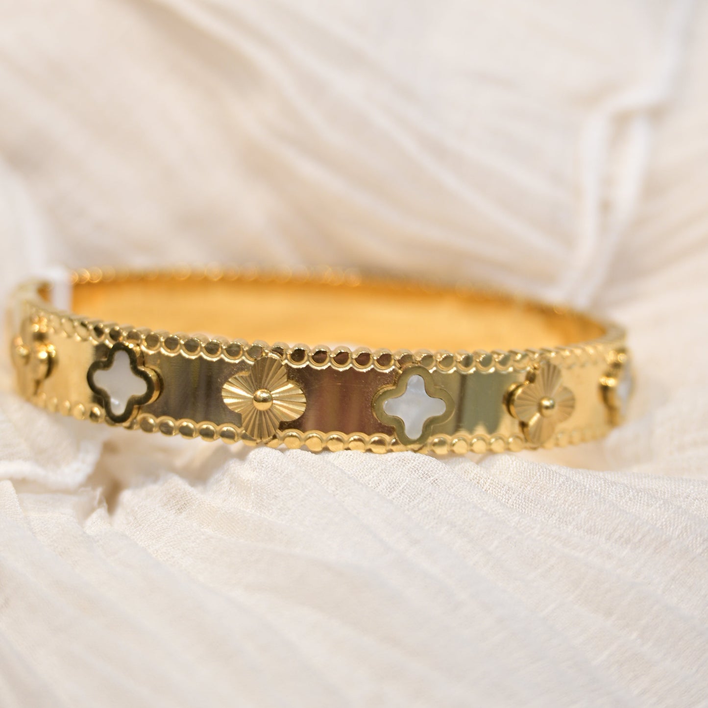 Clover Anti Tarnish Kada