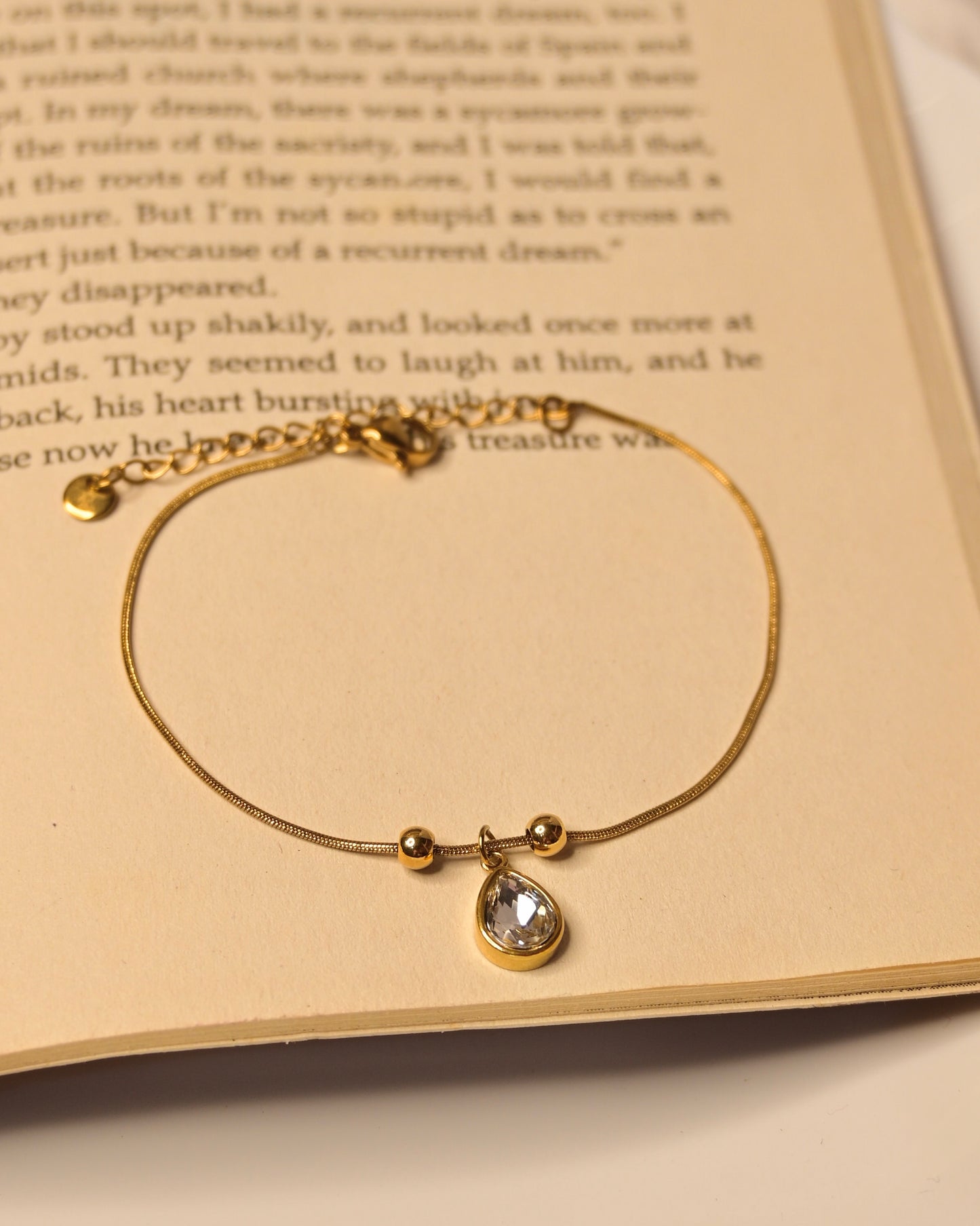 Single Drop Stone Anti Tarnish bracelet